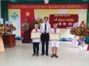 trao giay khen hs captinh.jpg - 